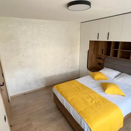 Apartament 122